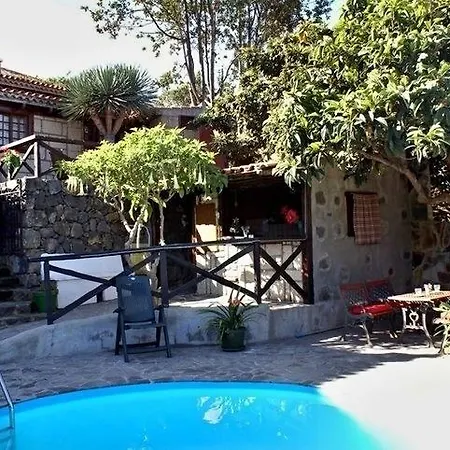 Casa Rojo Ла-Гуанча